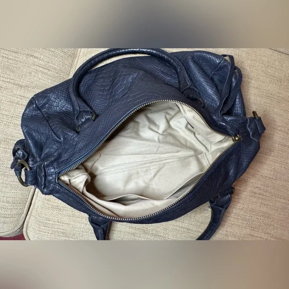 Moni Moni Splendor Tote Satchel - Picture 12 of 13